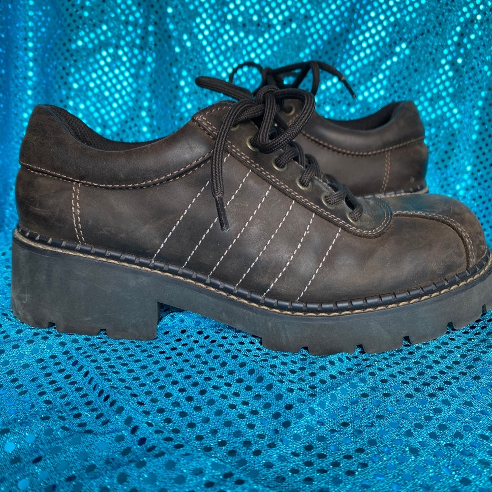 Tilt lace up platform shoes